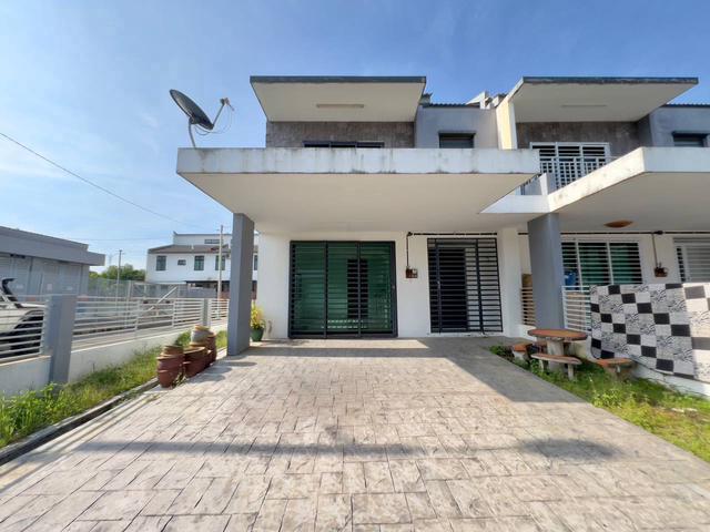 END LOT Double Storey Taman Saujana KLIA Sepang