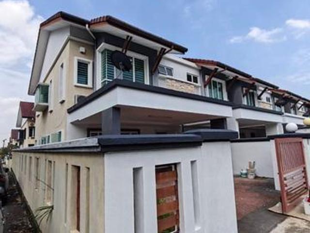 End Lot Double Storey Terrace House for Rent behind setia city mall