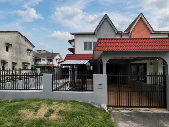 End lot Double Storey Terrace House Jalan Sri Damak Taman Sri Andalas