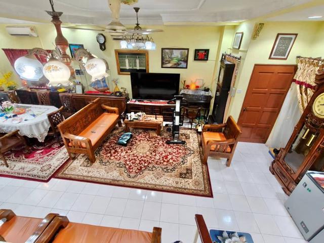 End Lot Double Storey Terrace Jalan Komoditi Dua Seksyen 23 Shah Alam