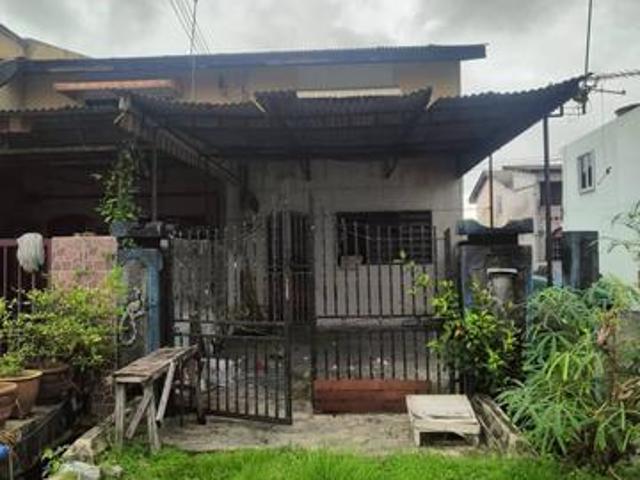 END LOT Double Storey Terrace Pandamaran Jaya