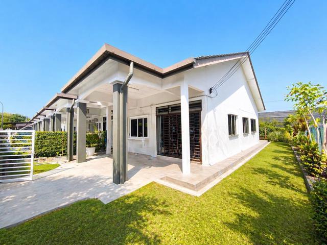 END LOT EXTRA LAND Single Storey Terrace Tanjung Agas Seksyen 30