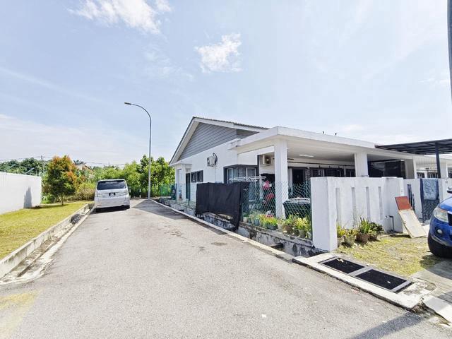 END LOT Extra Land Single Storey Sungai Pinang Pulau Indah Klang