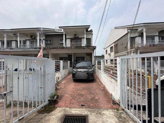 End Lot Fully Furnished Townhouse The Lake Residence Puchong