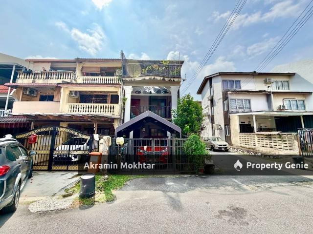 END LOT & FULLY RENOVATED | 3 Storey Terrace Taman Seraya Ampang