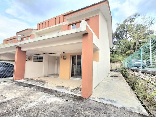 End lot House Taman Salak Damai Salak Tinggi Near Klia