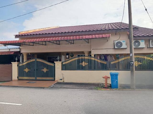 END LOT Jalan Cili Enam Seksyen 24 Shah Alam Single Storey Terrace