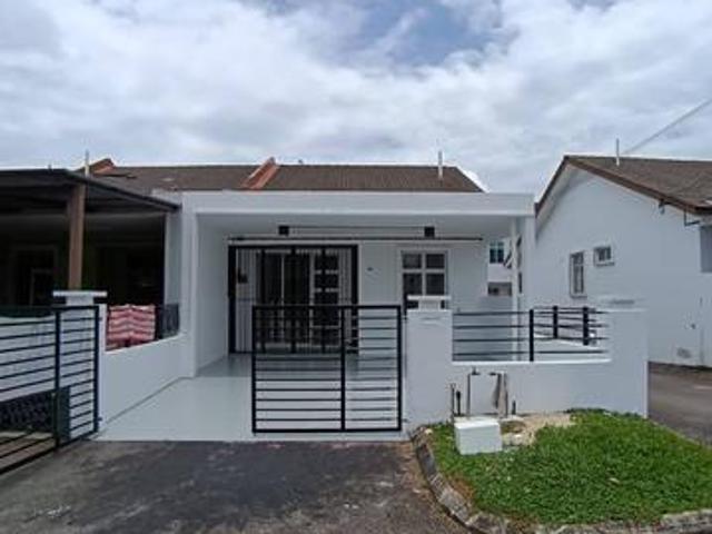 END LOT Jalan Putri 104 Taman Putri Kulai