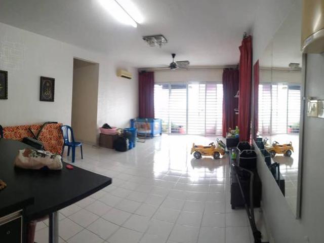 End Lot Level 10 Facing KLCC Monte Bayu Condominium KL