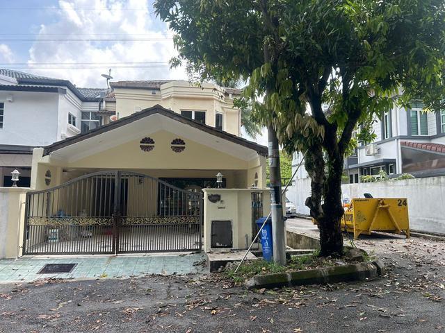 END LOT REFURBISHDouble Storey Terrace Taman Bunga Negara Shah Alam