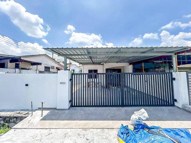 END LOT REFURBISHED 1 Storey Terrace Taman Telipot 3A Bukit Sentosa
