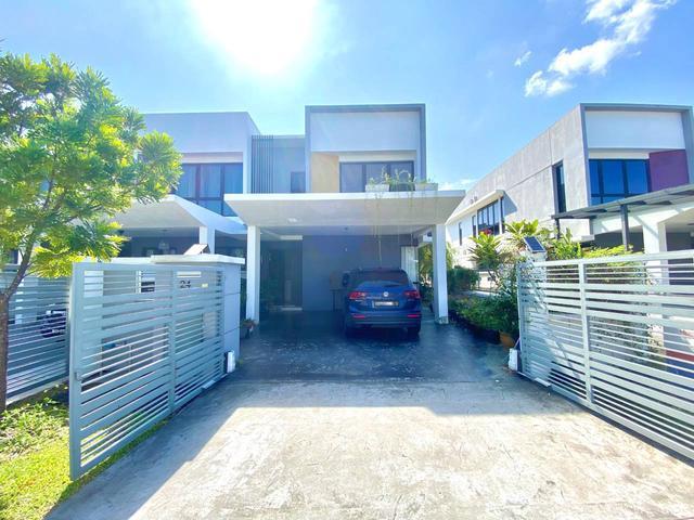 END LOT RENOVATED Double Storey Dahlia Clover Seksyen U12 Shah Alam