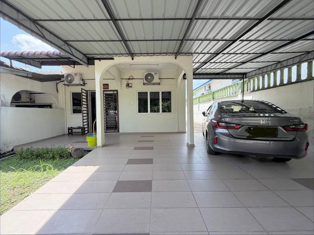 End lot single storeyTaman Bukit Mewah Kajang Full Renovated