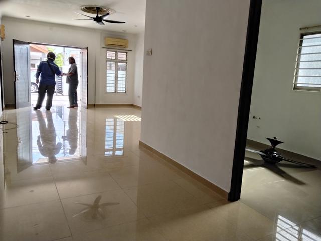 End lot Single Storey terrace house for sale at Klang Jalan Kebun