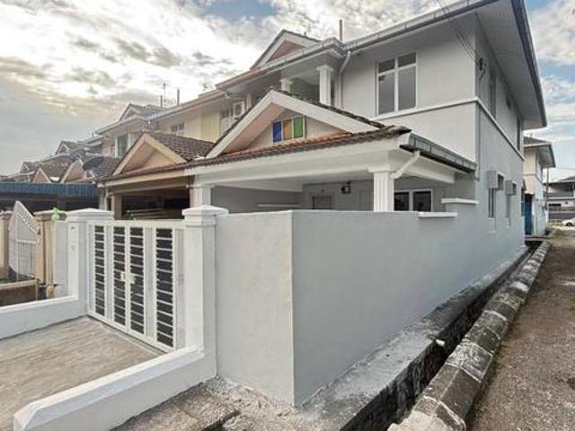 END LOT TAMAN BUKIT DAHLIA 2 Storey Terrace RENOVATED FULL LOAN