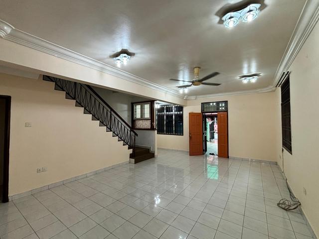 End Lot Taman Sri Pulai Perdana Double Storey House For Sale