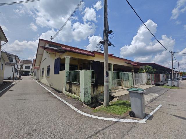 END LOT TAMAN UTAMA Segamat Single Storey Terrace For Sale NEGO