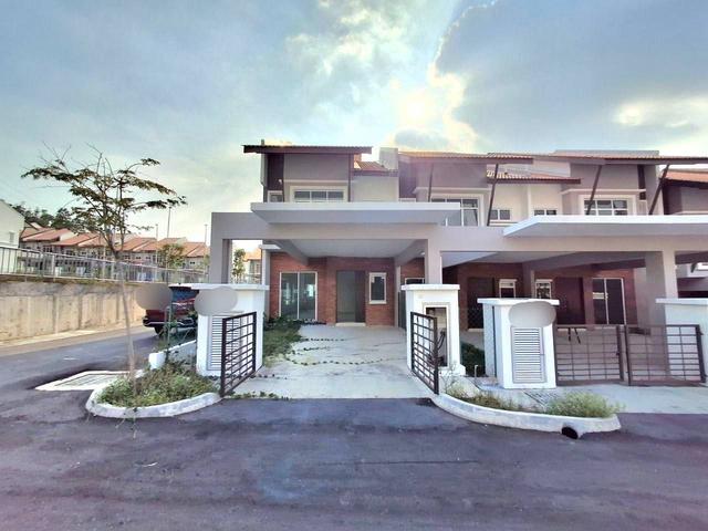 END LOT TEPI TAMAN 2 Storey Taman Pinggiran Bayu Seremban