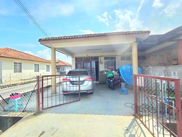 End lot Teres Setingkat Taman Indera Sempurna
