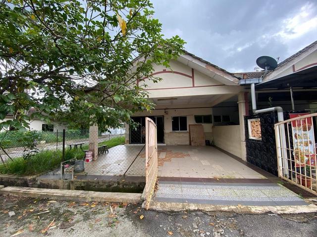End Lot Teres Setingkat Kg Gudang Rasau Batu 6