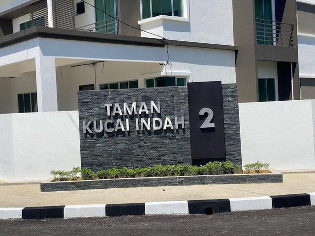 End Lot Teres 2tingkat Taman Kucai Indah Lunas