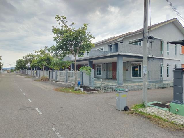 End Lot TERES 2 TINGKAT 1647 sq ft Taman Juasseh Sentosa