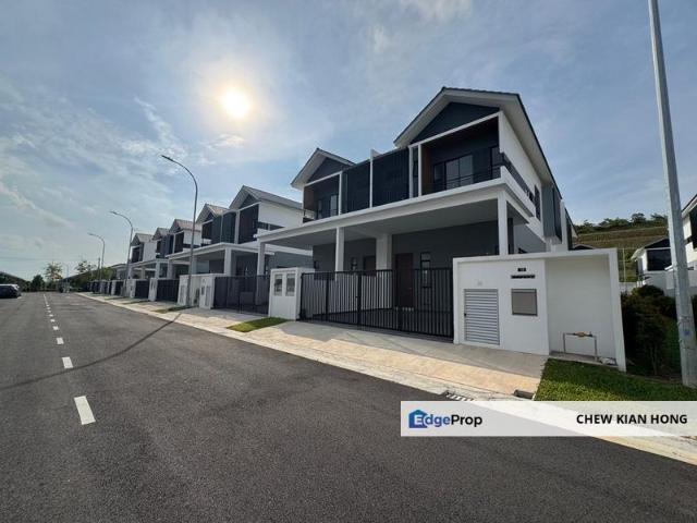 End Lot Terrace House Sapphire 3 Austin Crest for Sale Brand New