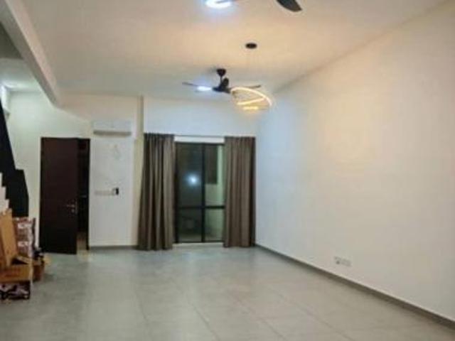 END LOT Three Storey House Orchid Hill Residensi Bukit Orkid Cheras