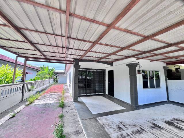 END LOT TMN SRI SAUJANA KOTA TINGGI 2100sqft NON BUMI RENOVATED