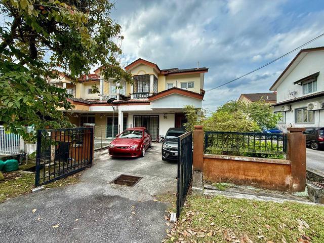 END LOT With Extra Land Double Storey Taman Universiti Bangi Ukm