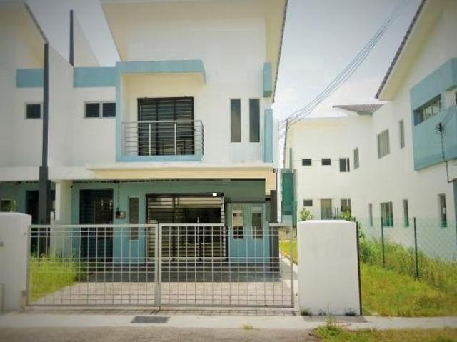 End Lot With Extra Land Double Storey Terrace Egreta Saujana Rawang