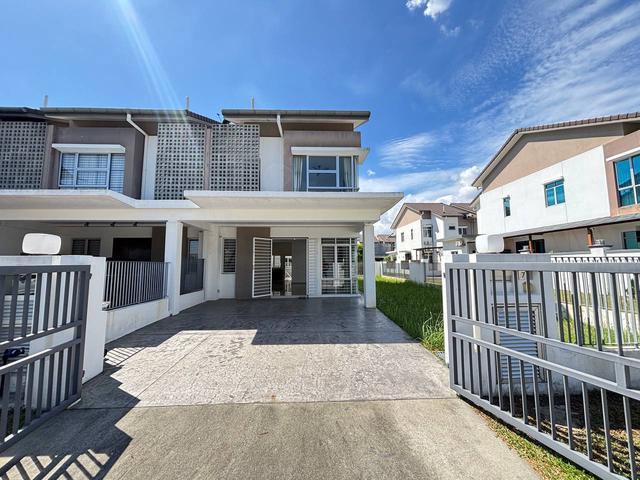 CANTIK RENOVATEDDouble Storey Penduline Rimbayu NEARBY KEMUNING