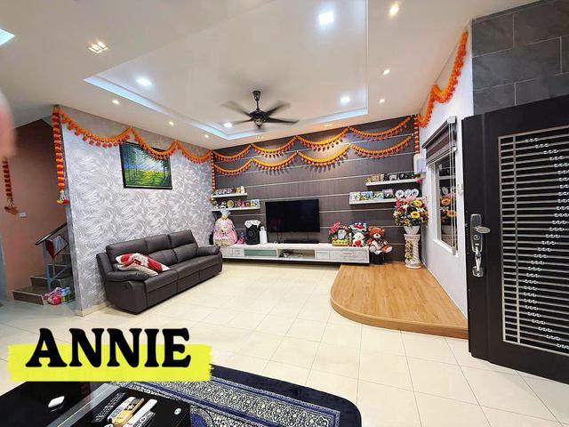 End Lot with Land 2 StoreyFully RenovatedFurniture near BukitPanchor