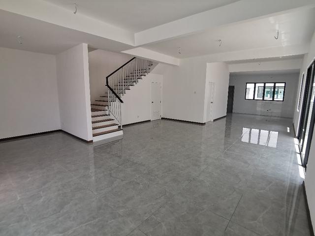 END LOT WITH LAND Double Storey Terrace SENNI Bukit Banyan For Sale