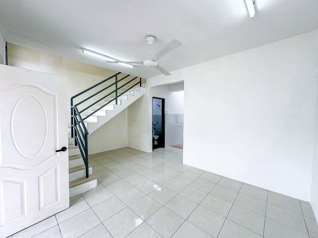 END LOT 2 Storey Terrace Taman Salak Perdana Salak Tinggi