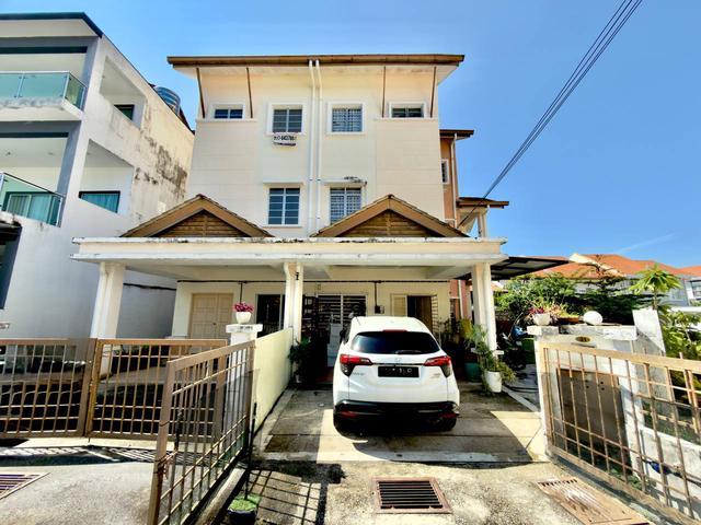 END LOT 3 Storey Terrace De Puncak Ukay Taman Ukay Perdana Ampang