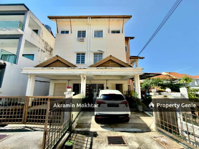 END LOT 3 Storey Terrace De Puncak Ukay, Taman Ukay Perdana, Ampang Selangor