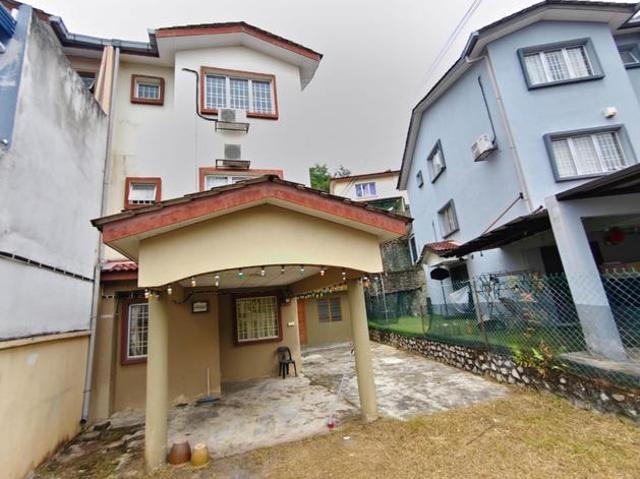 End Lot 3 Storey Terrace Taman Selayang Mulia