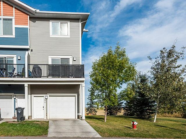 End Unit Townhouse High River