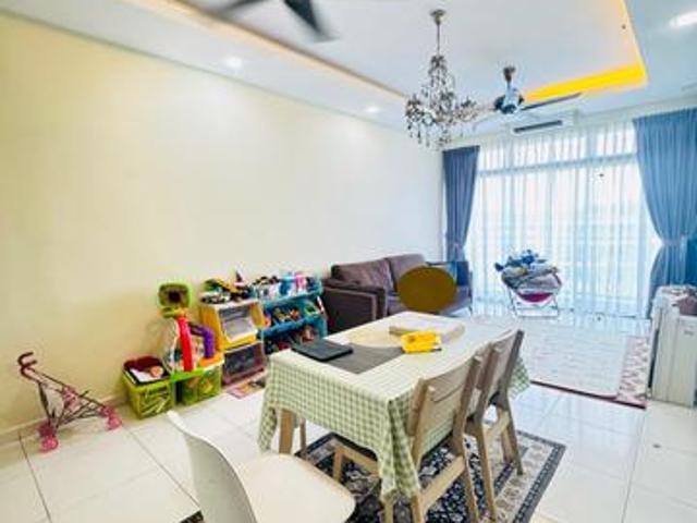 END UNIT Apartment RENOVATED Sky Garden Residence Setia Tropika