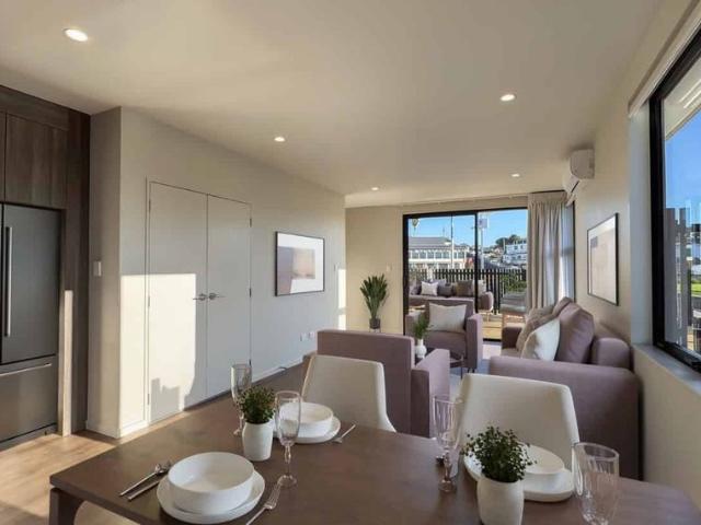 End unit Brand New Mt Roskill