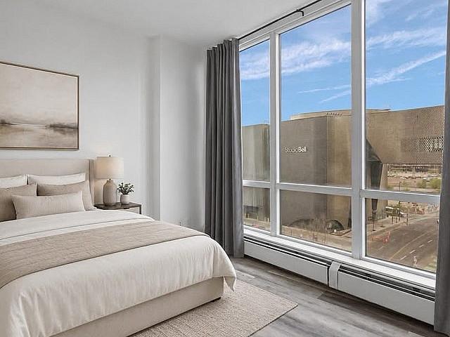 End Unit Condo Available Today! Gym, Rooftop Patio!