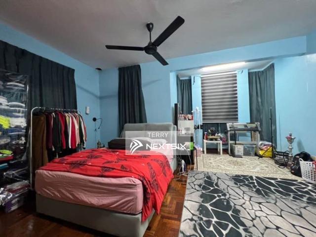 Endah Promenade Condominium 739sf and Fully Furnished 2 Room 1 bath Medium Floor Excellent Condition and Very Windy 1 Covered Car Park