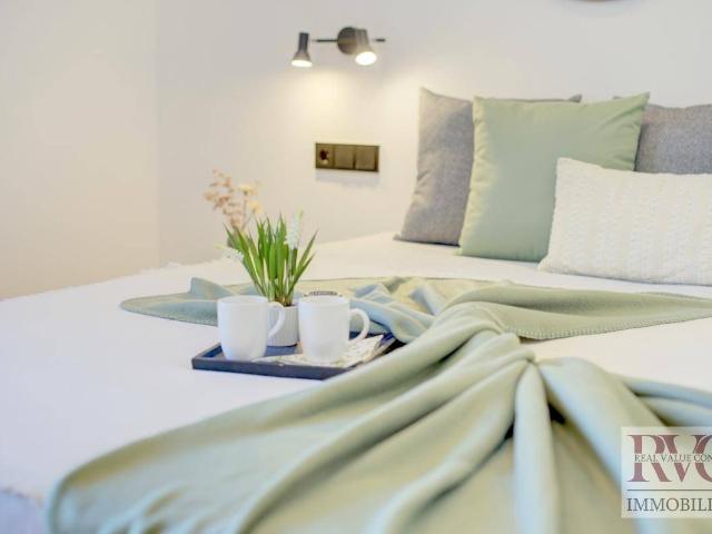 Endlich Zuhause! Komplett sanierte 4 Zimmer Wohnung mit Wohlfühlterrasse