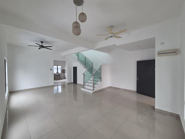 Endlot 2 Sty House For SaleSemenyih Parklands Bandar Rinching Pelangi