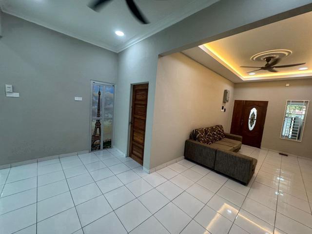 ENDLOT CANTIK FREEHOLD Single Storey Tmn Bukit Beruang UtamaMlk