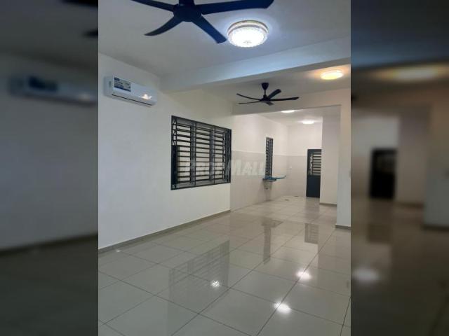 Endlot Double Storey Taman Tiara Sendayan Brand New
