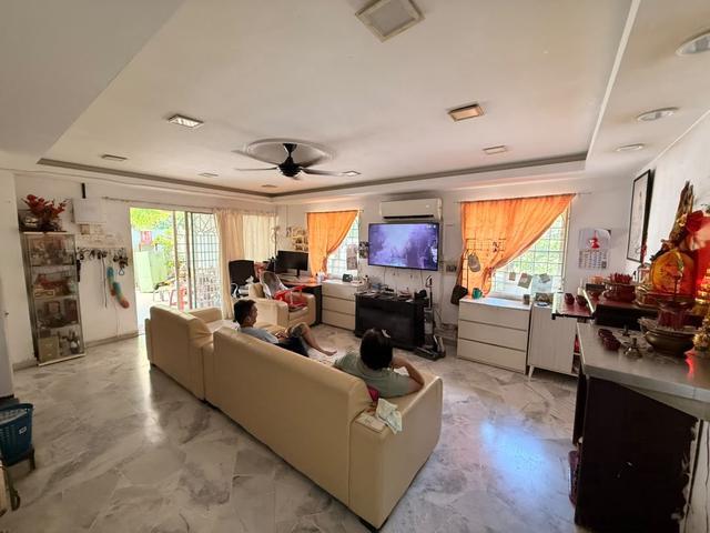 Endlot Extended 3 bedrooms 2 Storey House Rawang Perdana
