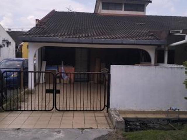 Endlot single story house in tmn Sri serdang for sale