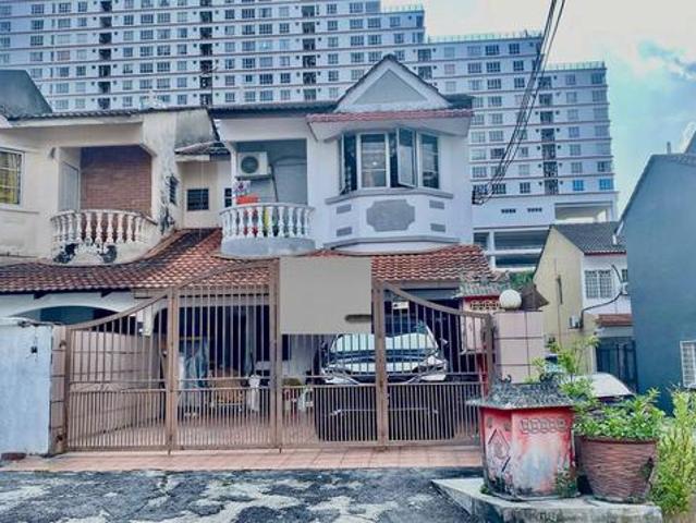 ENDLOT RENOVATED Double Storey Jalan Seri Aman Cheras FOR SALE